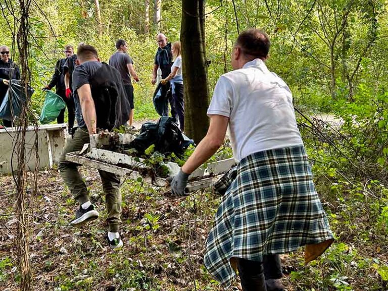 A photo of Euronet Poland employees at their Day of Caring