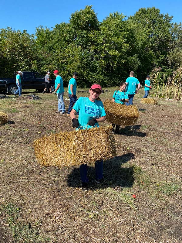 An image of Euronet employees helping at BoysGrow during the 2023 Days of Caring