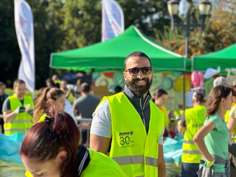 An image of Euronet's employees in Bulgaria participating in the Caps for the Future charity event