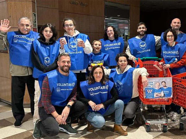 A photo of Euronet employees in Spain at their Day of Caring in 2023