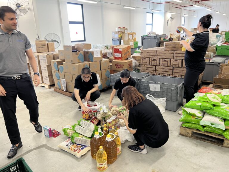 Euronet in Asia donates time at local food bank