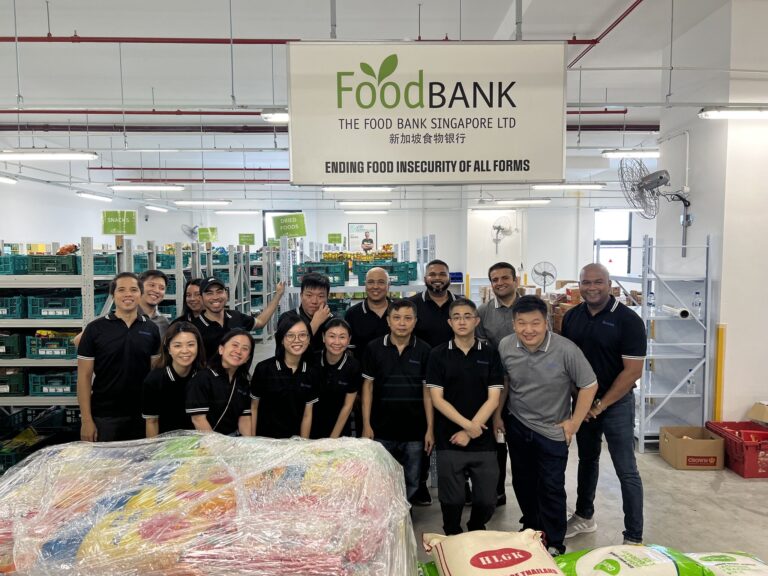 Euronet in Asia donates time at local food bank